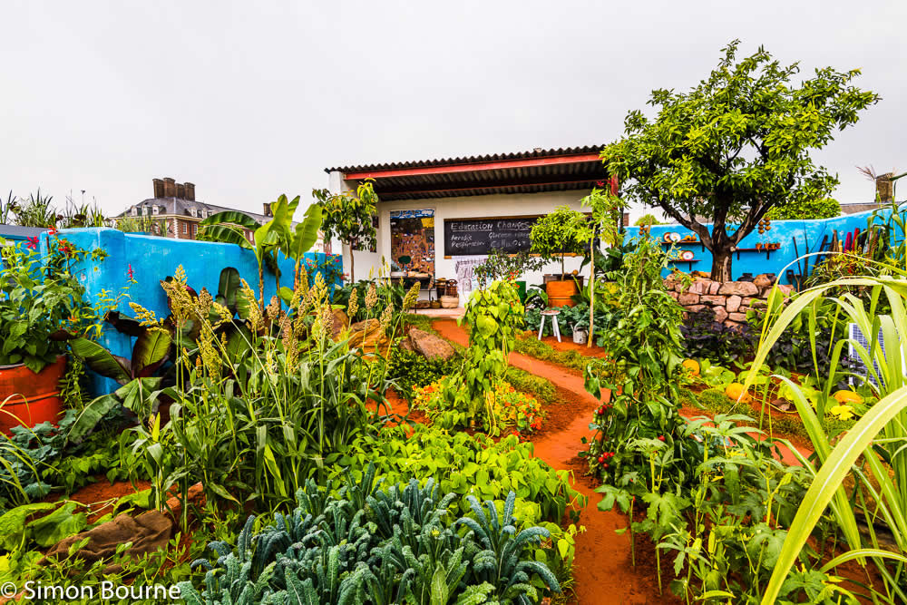 RHS Garden Chelsea Flower Show 2019 — CAMFED Garden 09 Chelsea Final Build Day 16